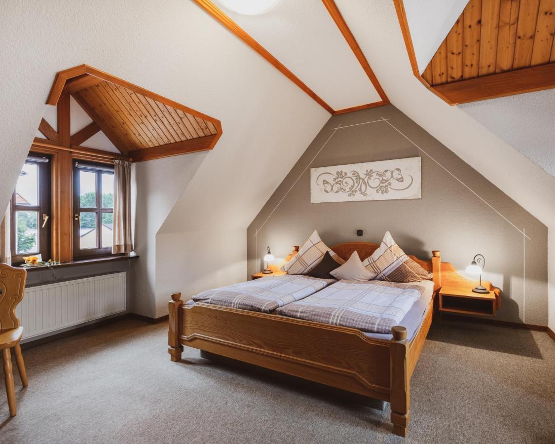 Fremden- Und Monteurzimmer "Zum Ochsen" Flieden Exterior foto